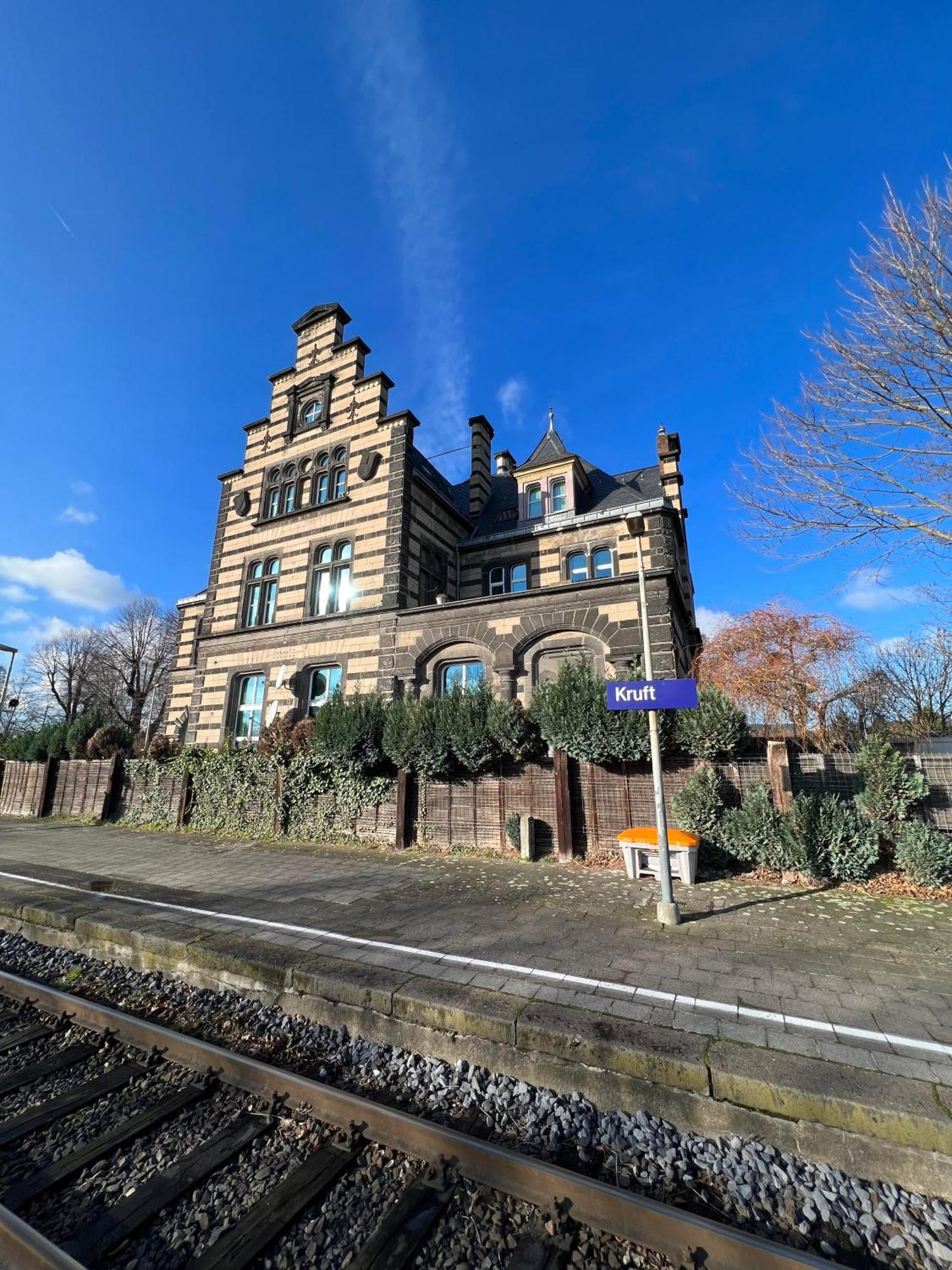 Bahnhofsromantik Trifft Luxus - Alter Bahnhof Von Kruft Zewnętrze zdjęcie